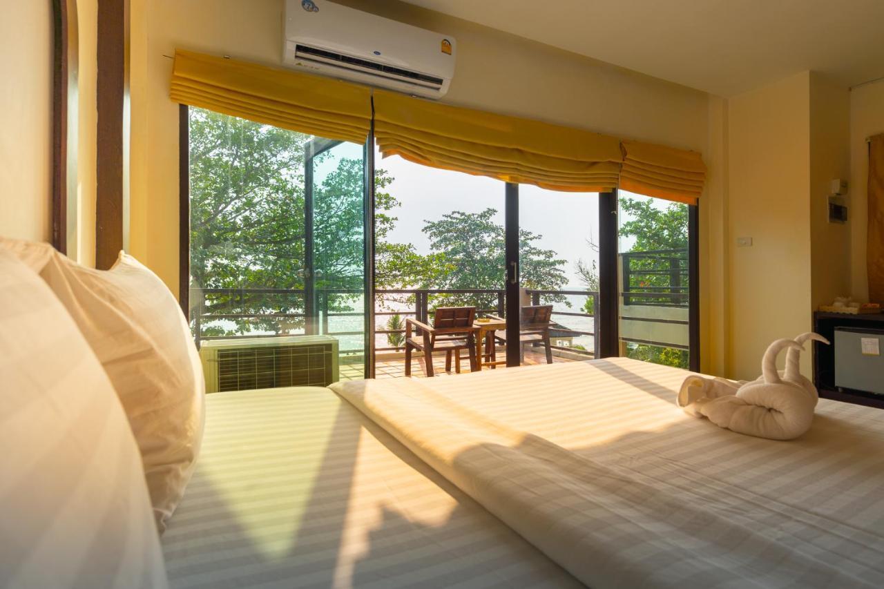 Standard Beachfront Second Floor