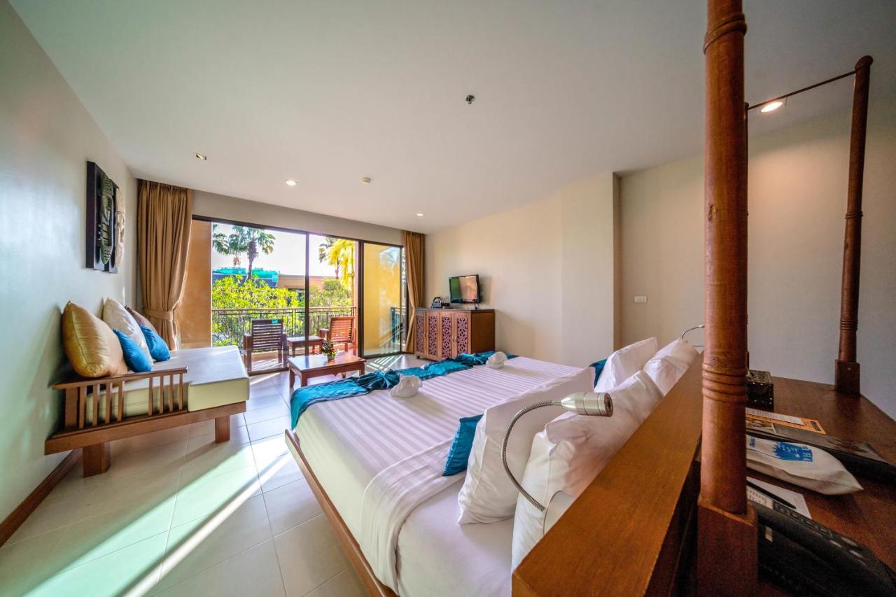 Deluxe Double or Twin Room Pool View