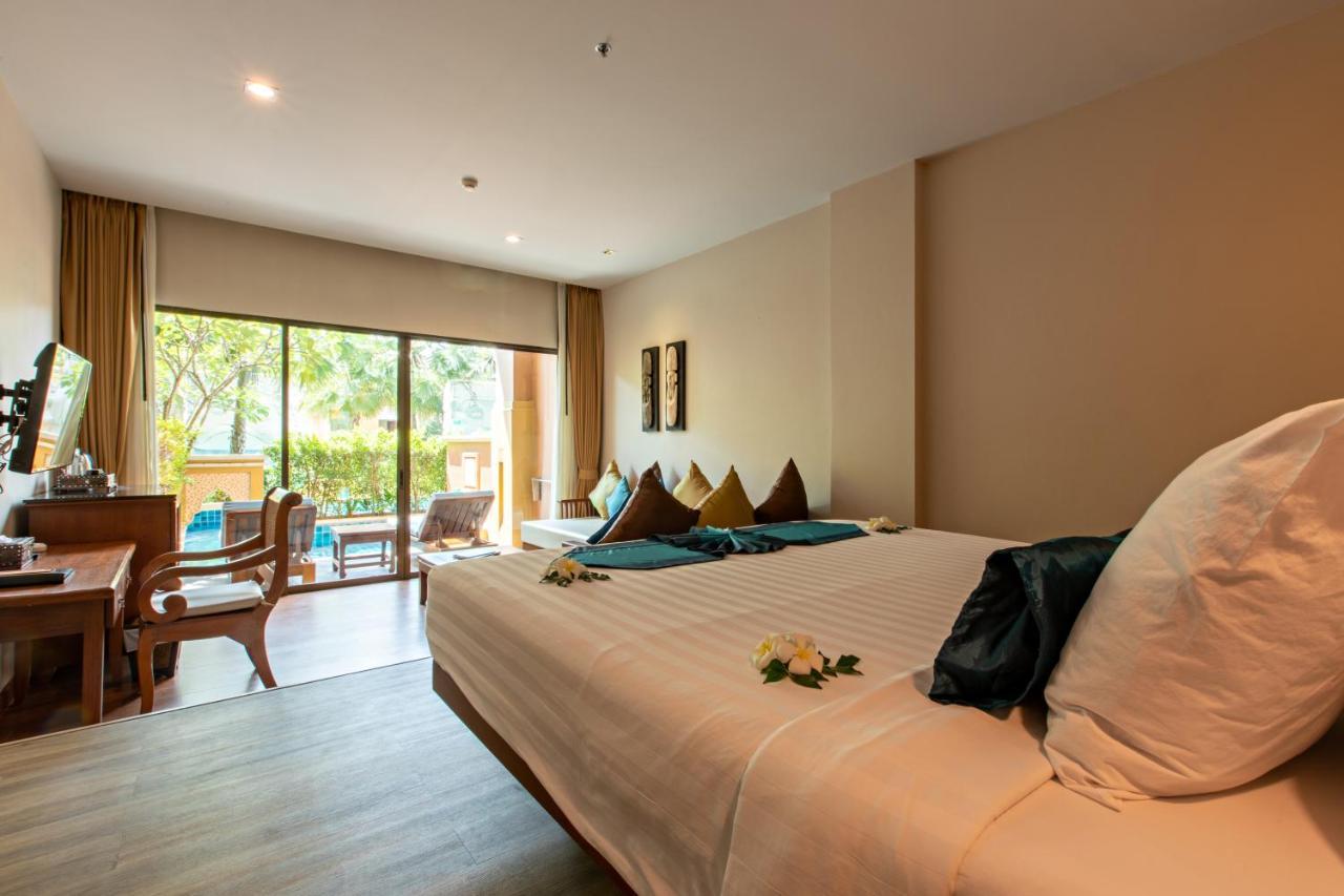 Deluxe Double Room Pool Access