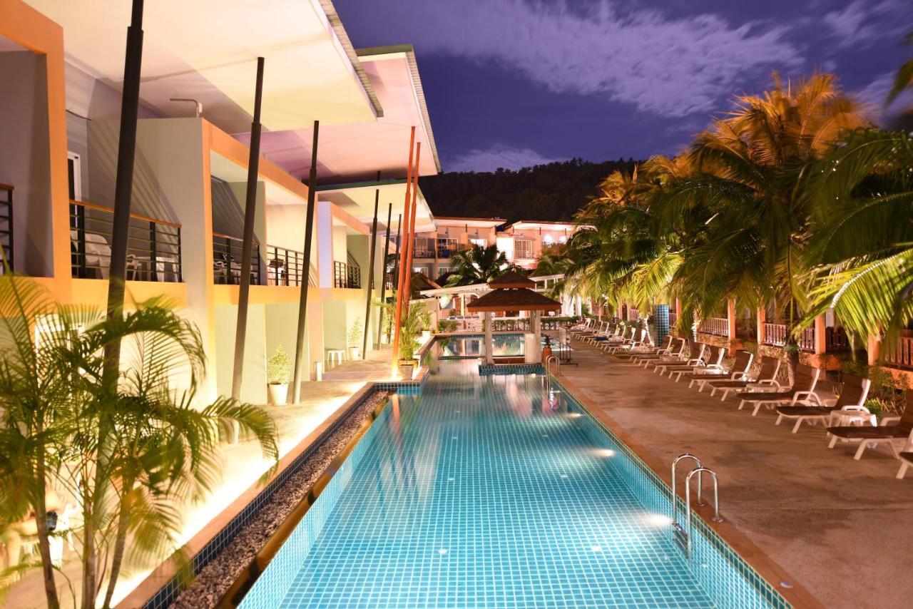 Deluxe Double Room Pool View