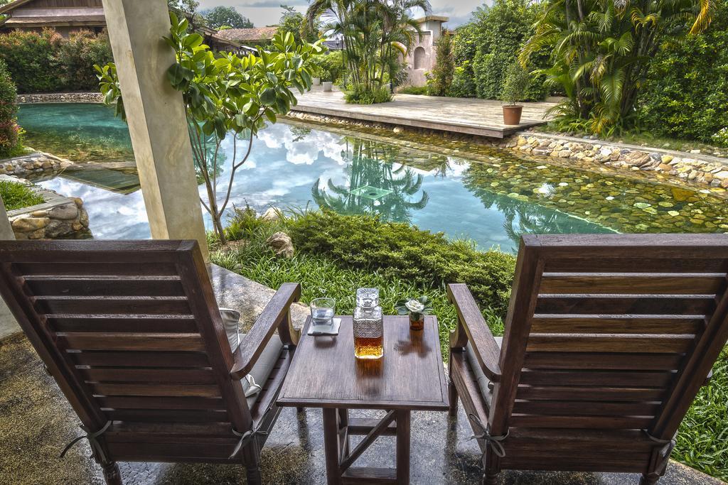 Deluxe Twin Room Pool Access