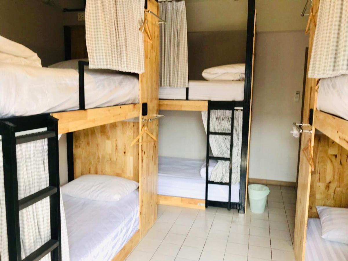 Bed 8-Bed Dormitory Room