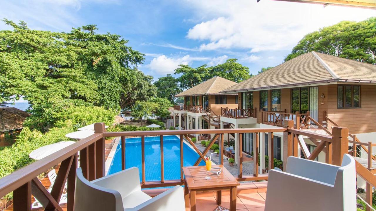 Deluxe Pool View
