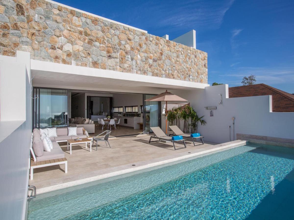 Three-Bedroom Pool Suite Seaview & Cinema