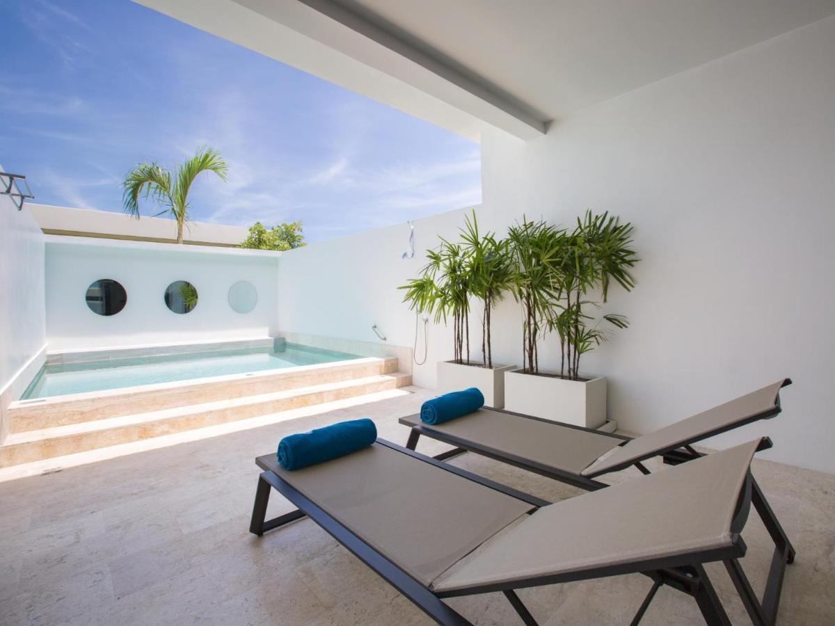 One-Bedroom Pool Suite