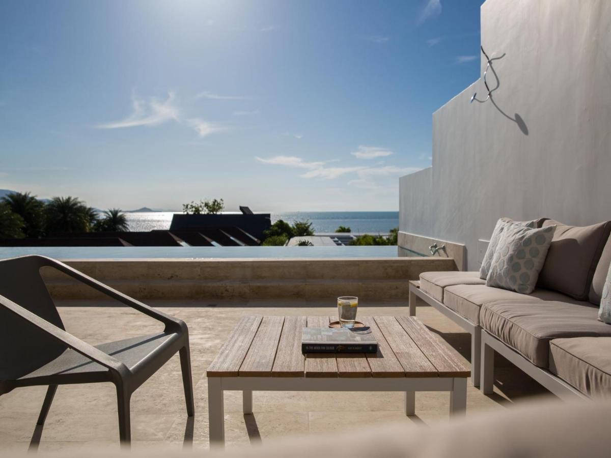 Two-Bedroom Pool Suite Seaview & Cinema