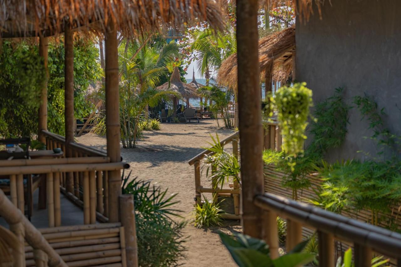 Bungalow Garden View