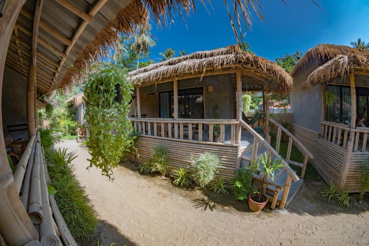 Bungalow Garden View