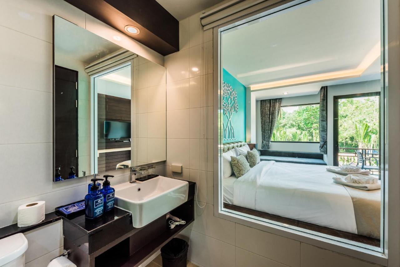 Deluxe King Room Balcony