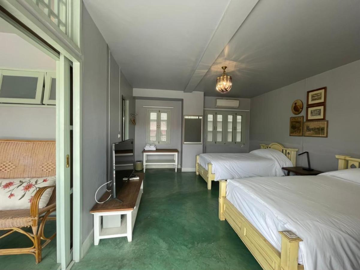 Deluxe Mountain View Sunroom — Large BedSingle Bed