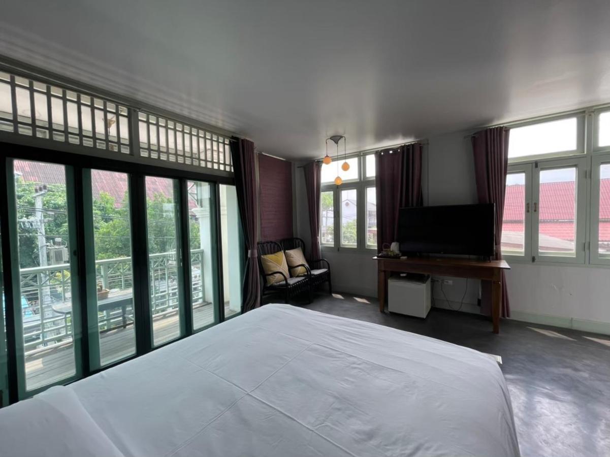 Grand Deluxe Mountain View Room Balcony & Bathtub