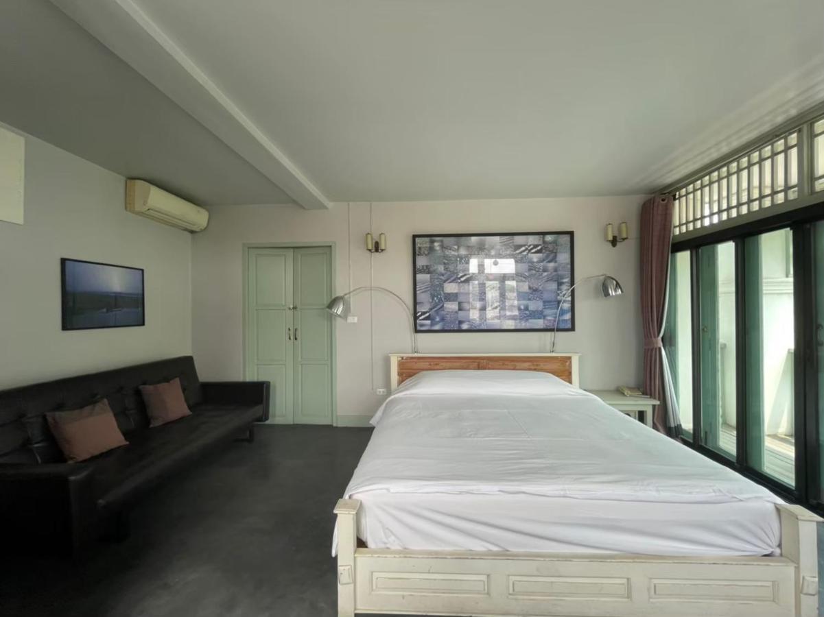 Grand Deluxe Mountain View Room Balcony & Bathtub