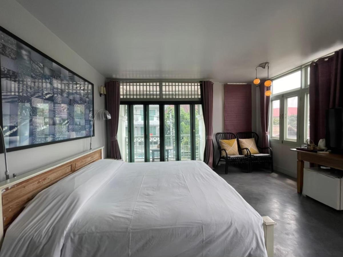 Grand Deluxe Mountain View Room Balcony & Bathtub
