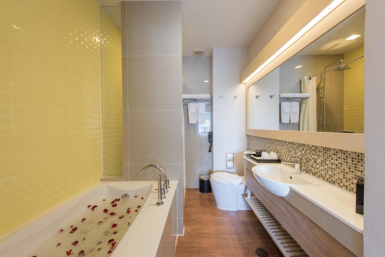 Leisure Pool View Room