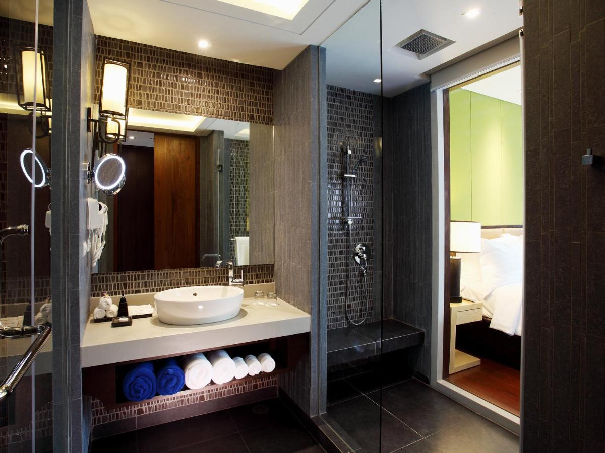 Deluxe Double or Twin Room Pool View
