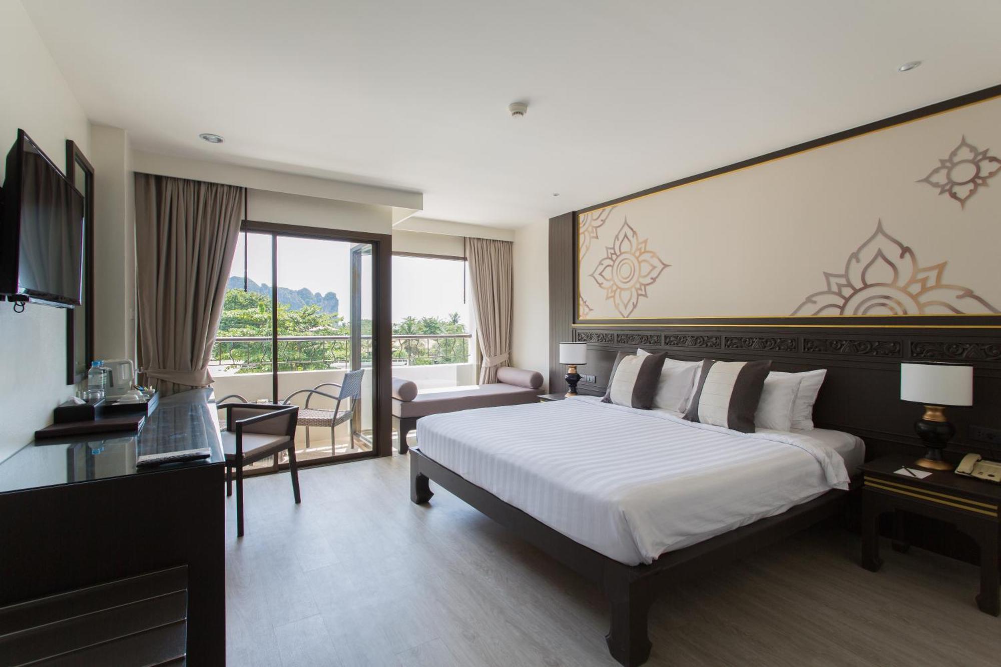 Superior Double or Twin Room Mountain View