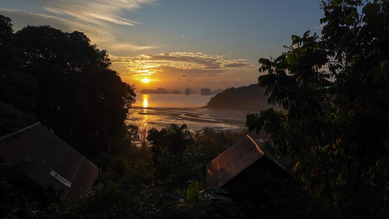 Doppelzimmer mit Balkon und Meerblick