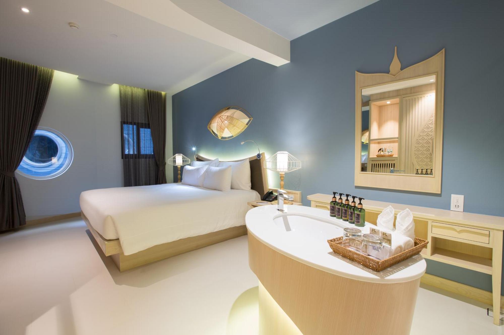 Superior King Room