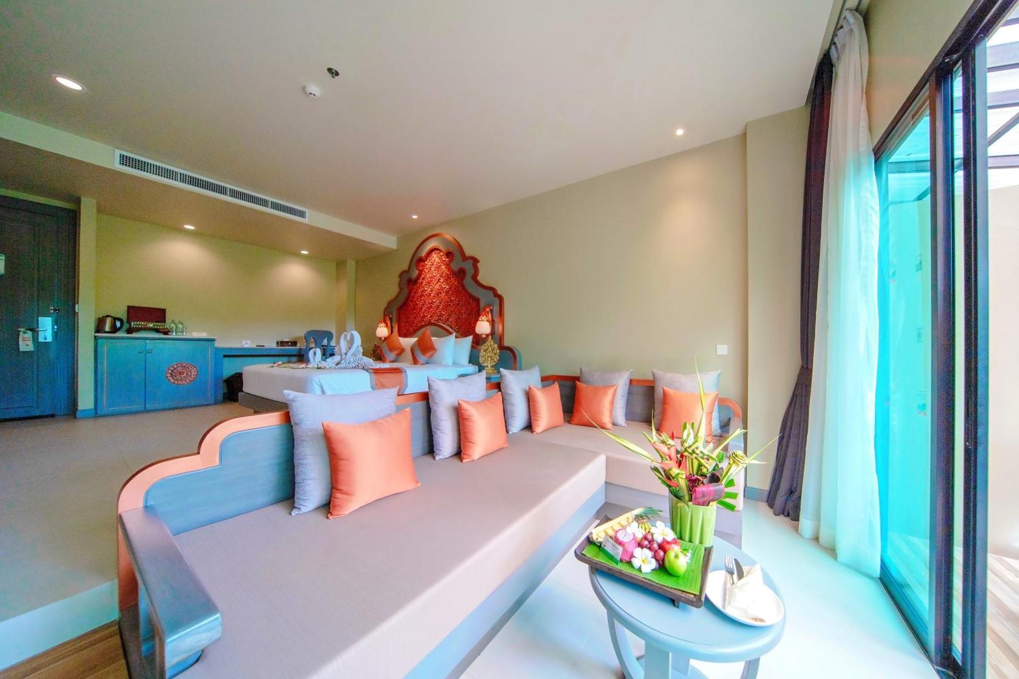 Deluxe Double or Twin Room with Pool Access