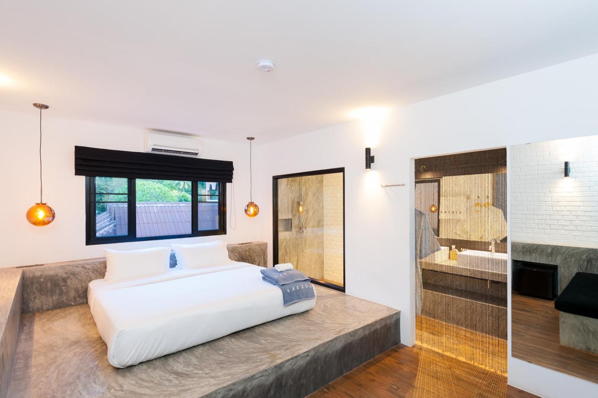 Deluxe Executive Suite