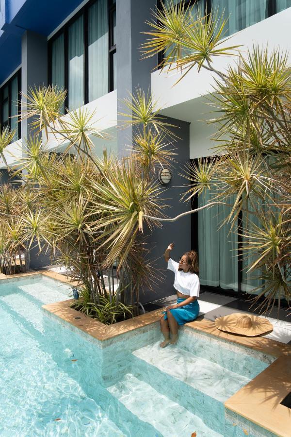 Duplex Pool Access