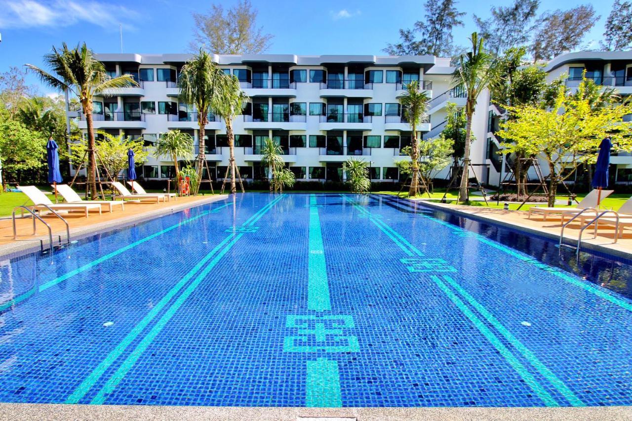 Deluxe Pool Access Room
