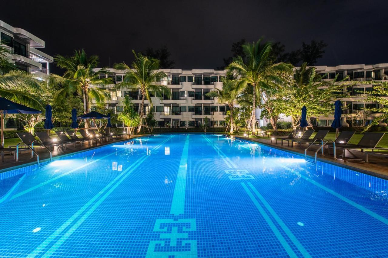 Deluxe Pool Access Room