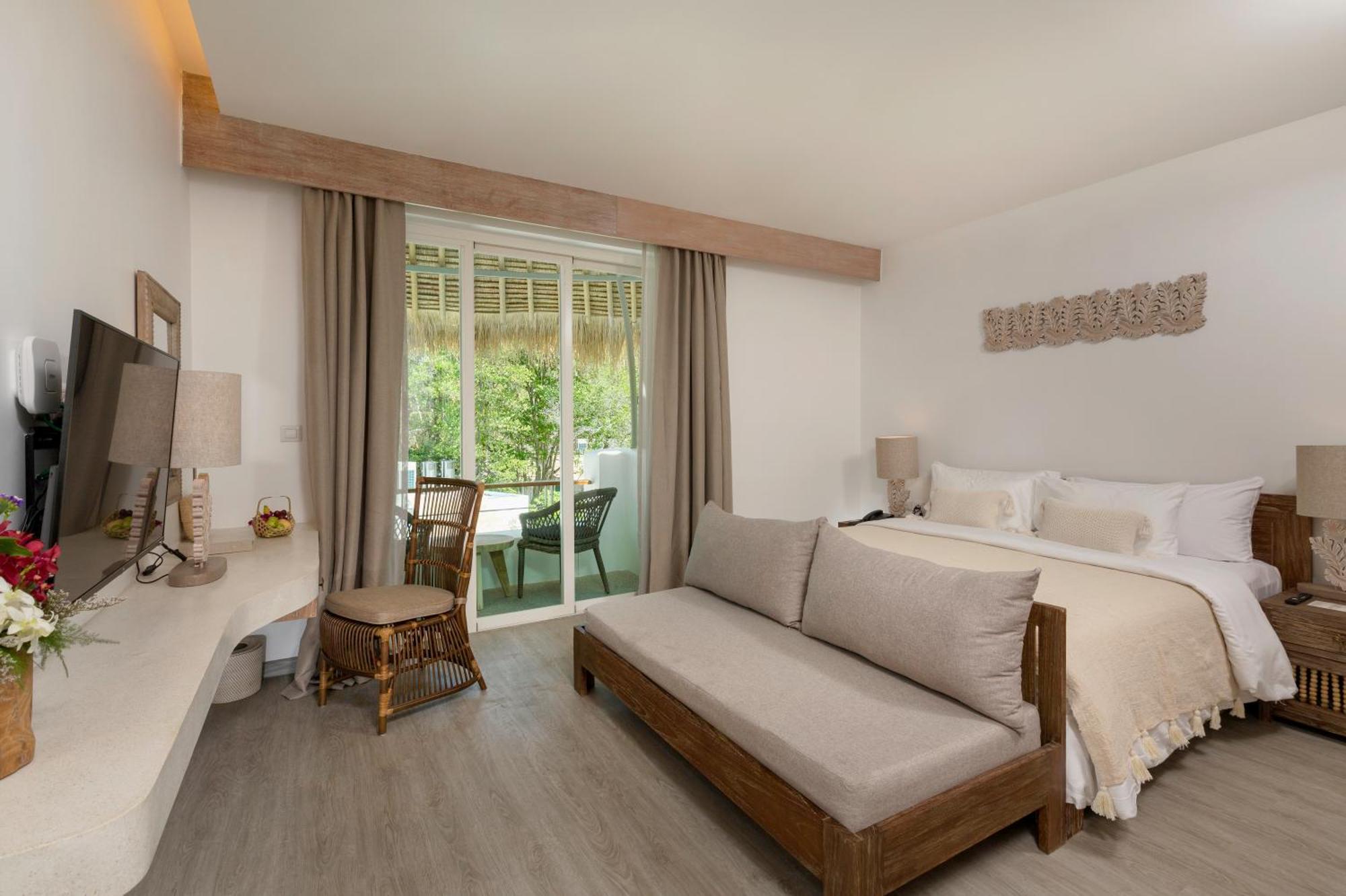 Deluxe Double or Twin Room with Balcony