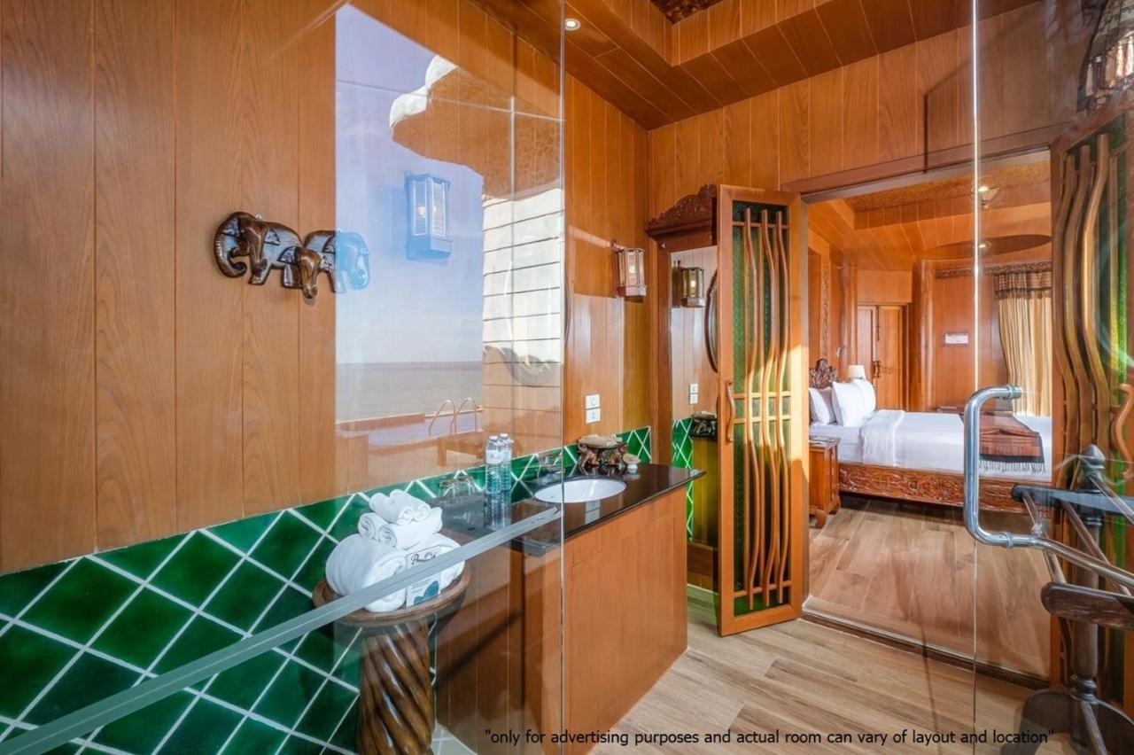 Villa Grande con piscina y vistas al mar
