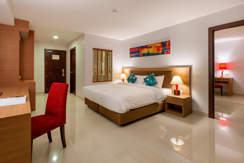 Deluxe King Room