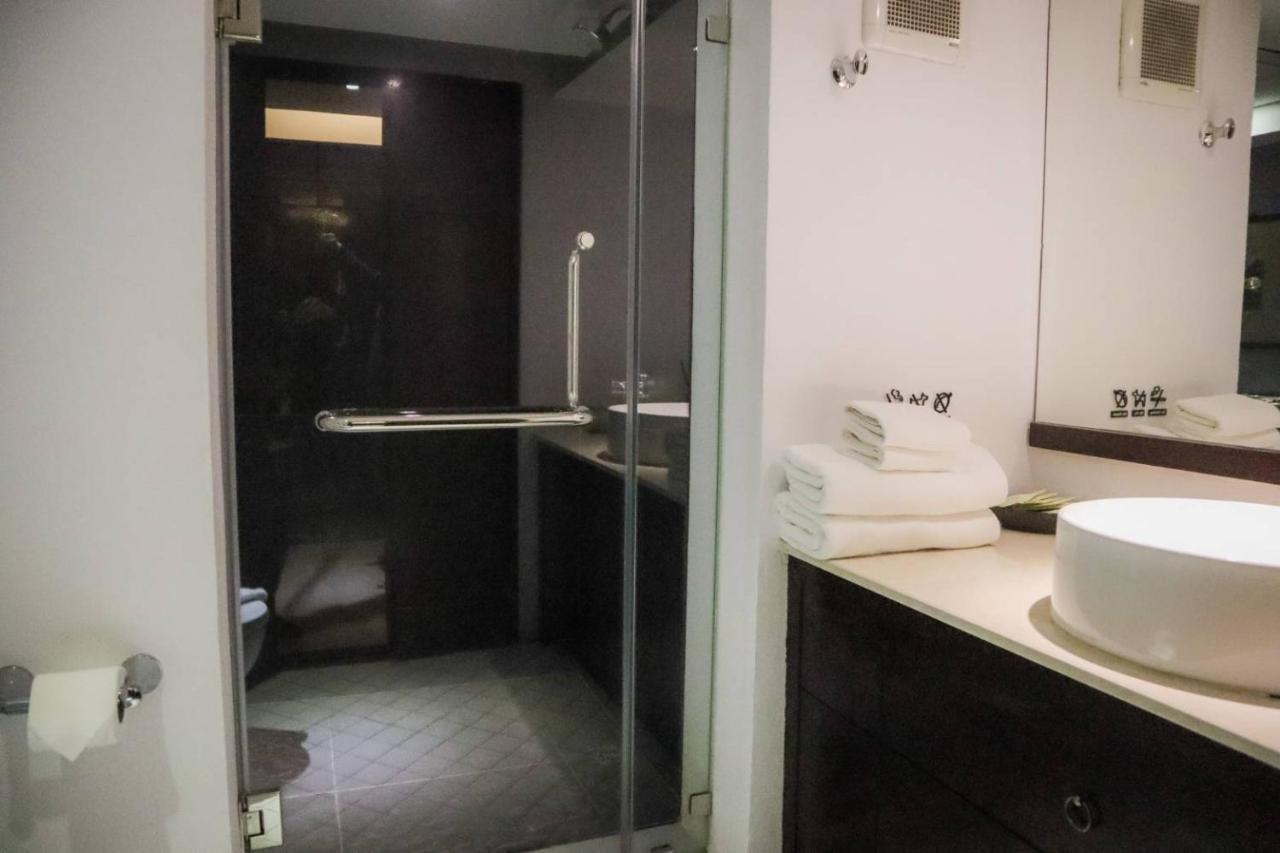 Deluxe Twin Room No Window