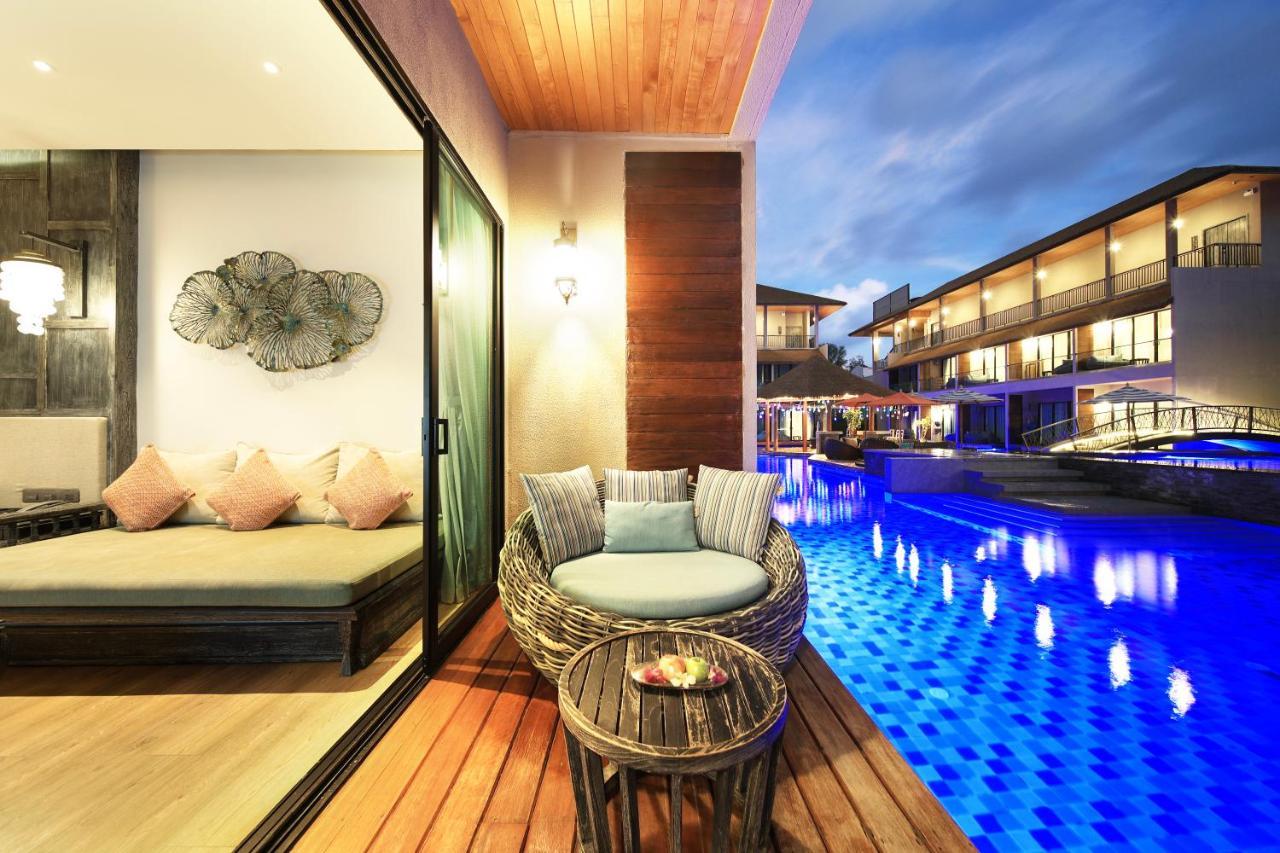 Deluxe Double or Twin Room Pool Access