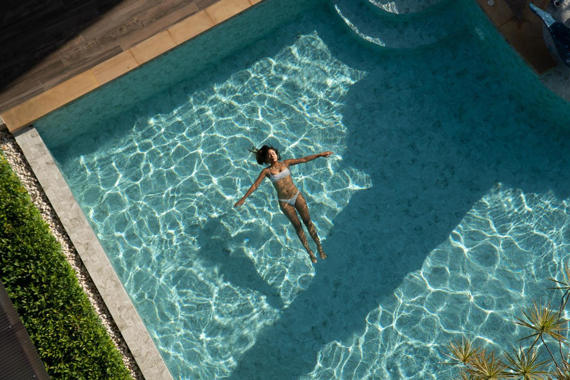 Corner Suite Pool View