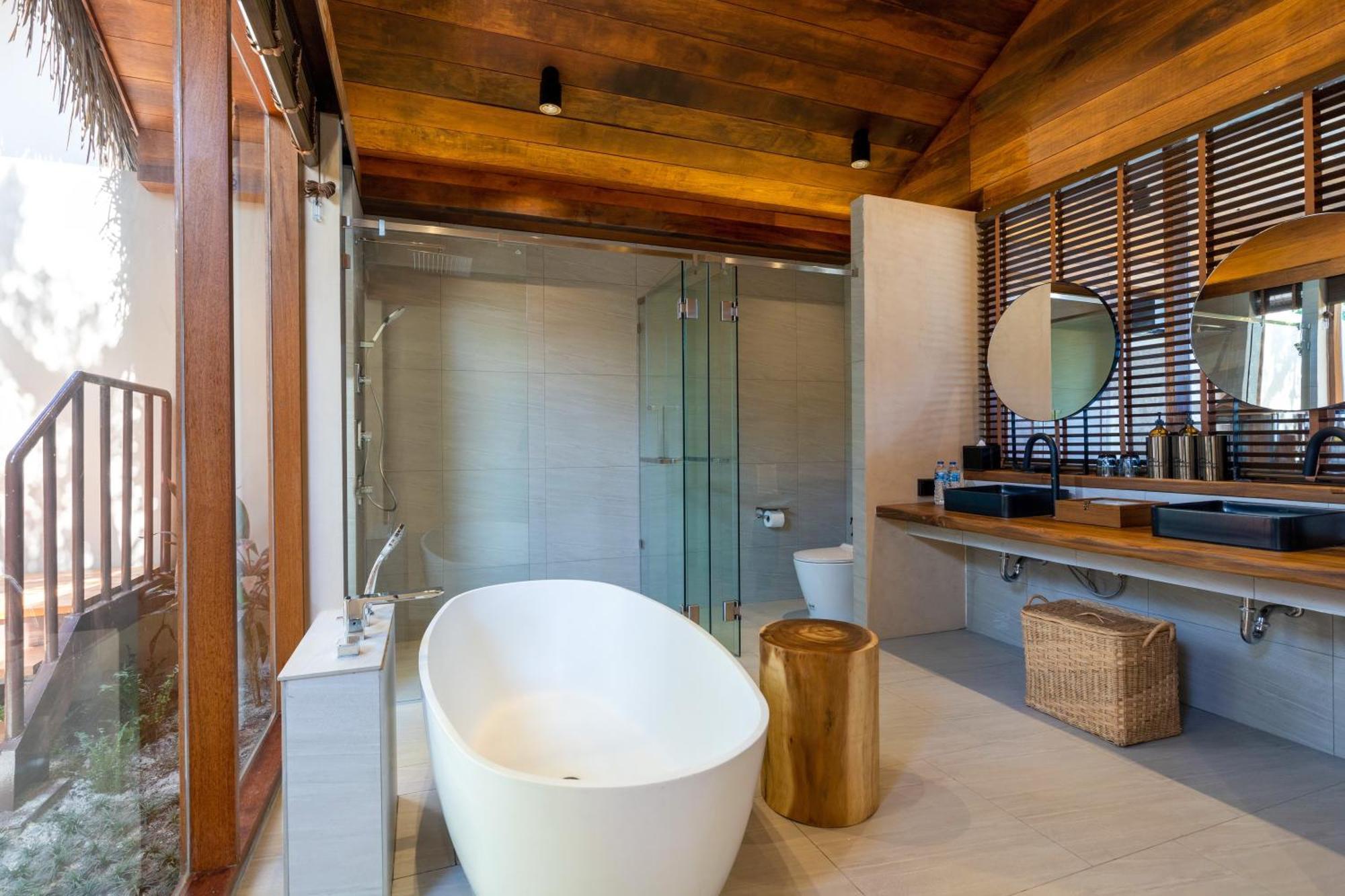 Sun Beachfront Pool Villa