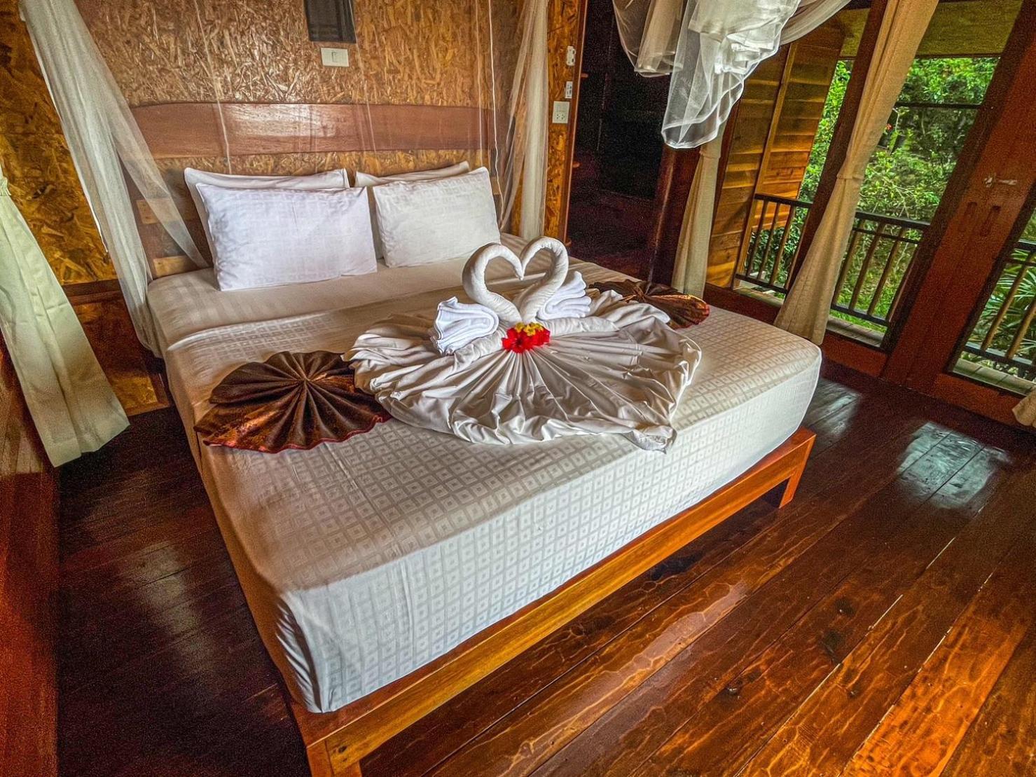 Doppelzimmer mit Balkon und Meerblick