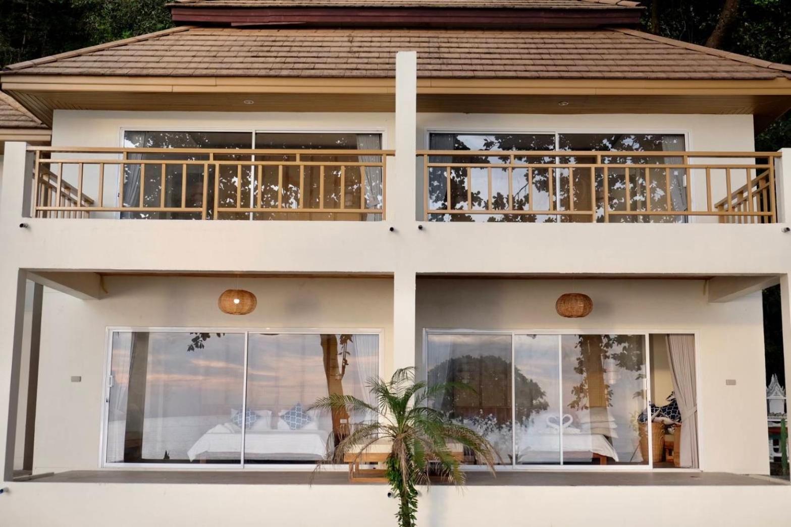 Premium Beachfront Second Floor