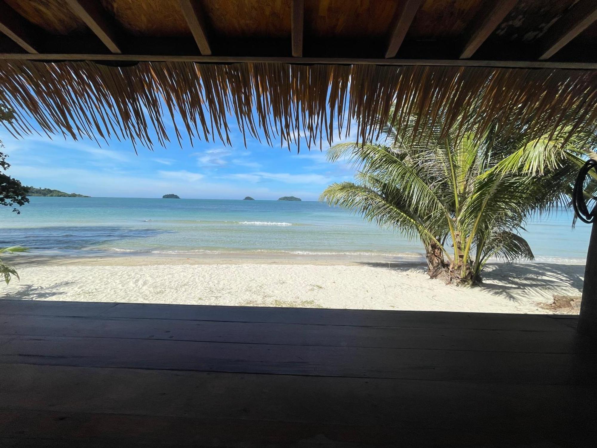 Beach Front Queen Bed