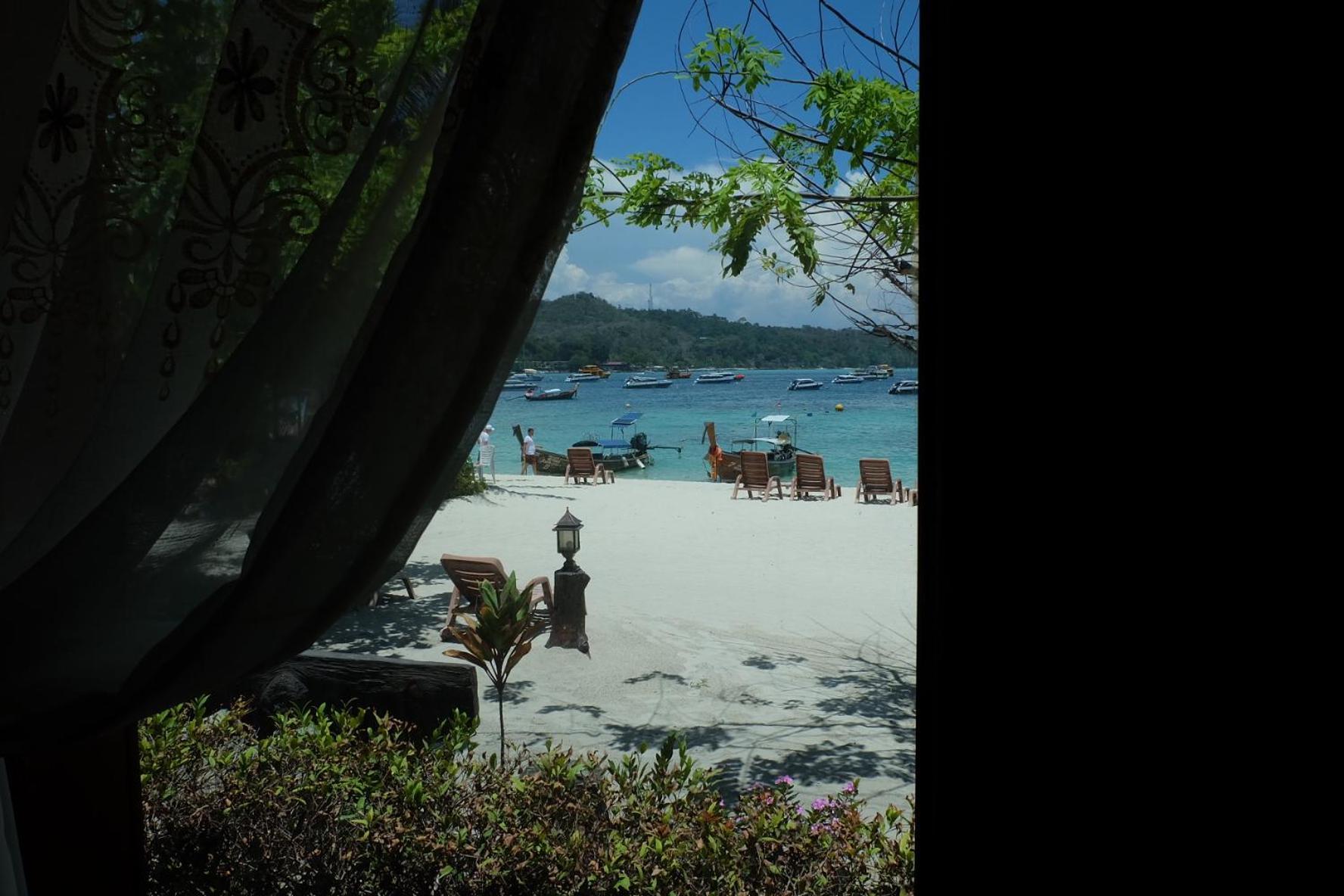 Bungalow Beach Front