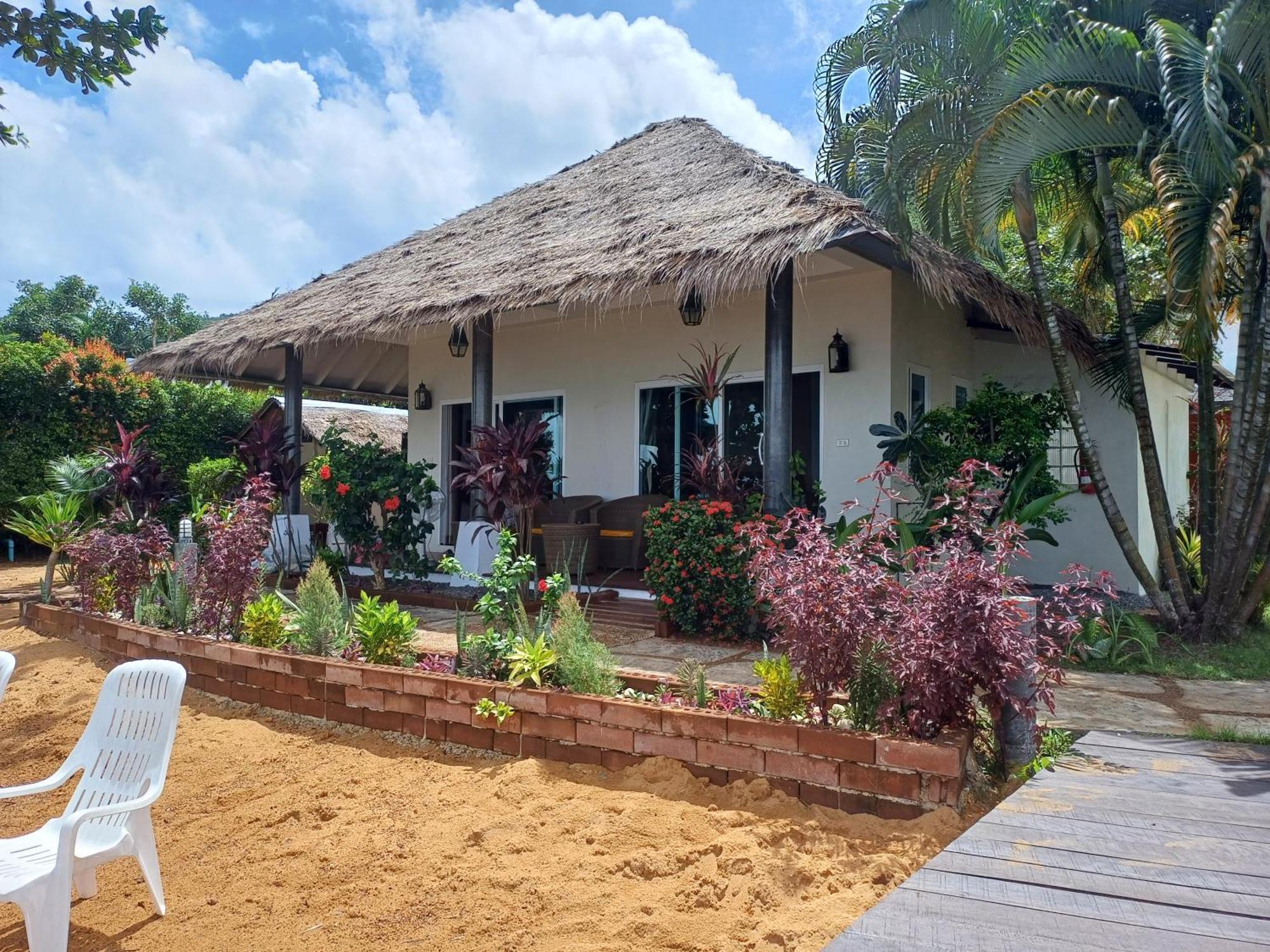 Deluxe Bungalow Balcony Sea View