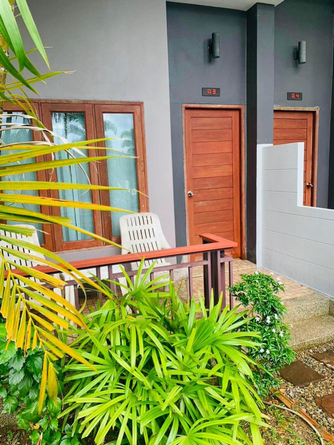 Superiro Pool View