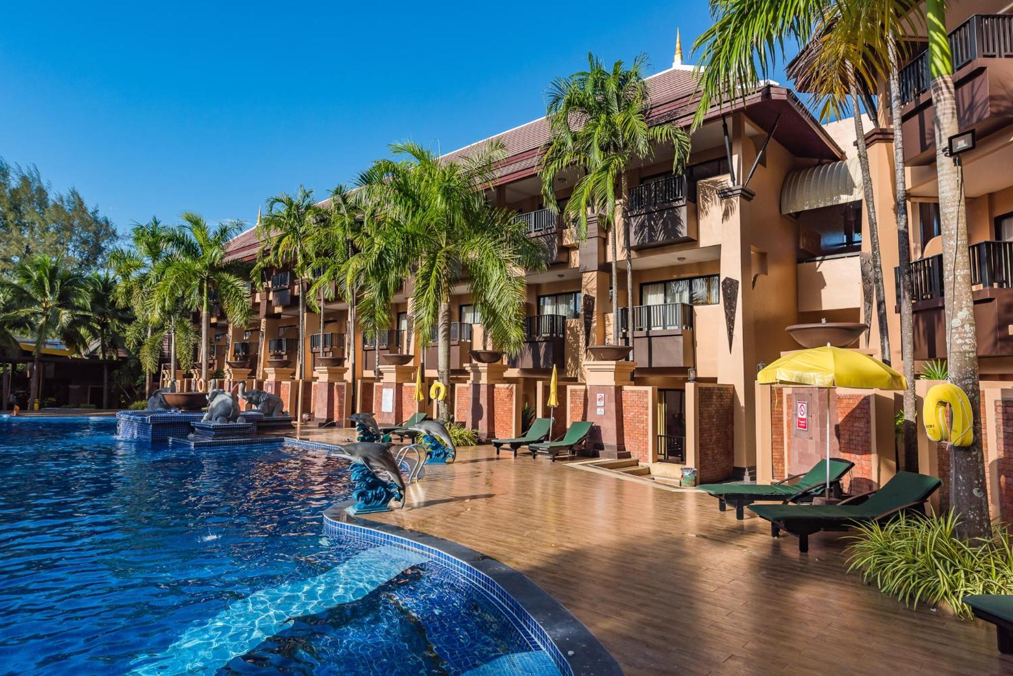 Pool Side Room