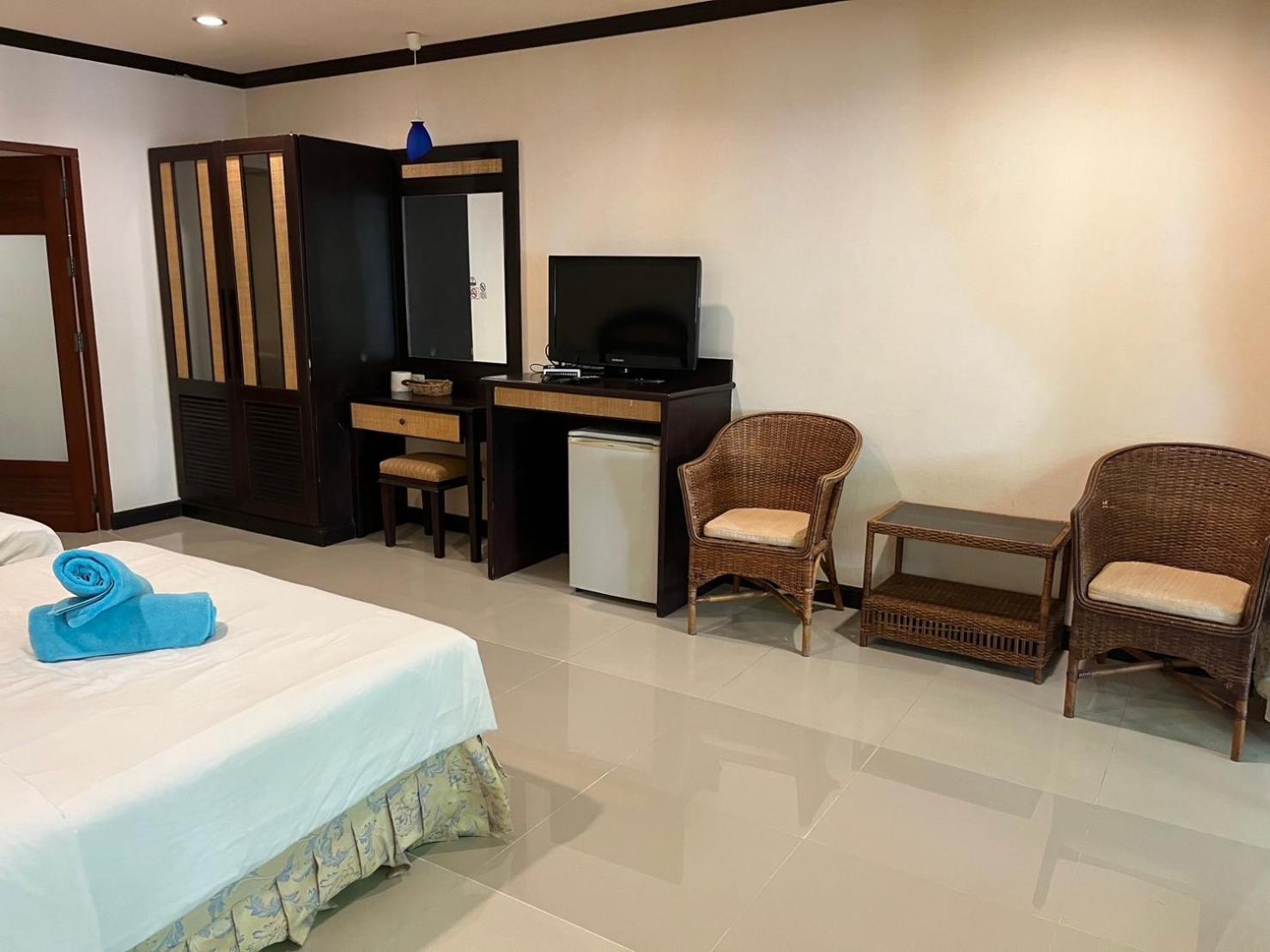 Standard Queen Room