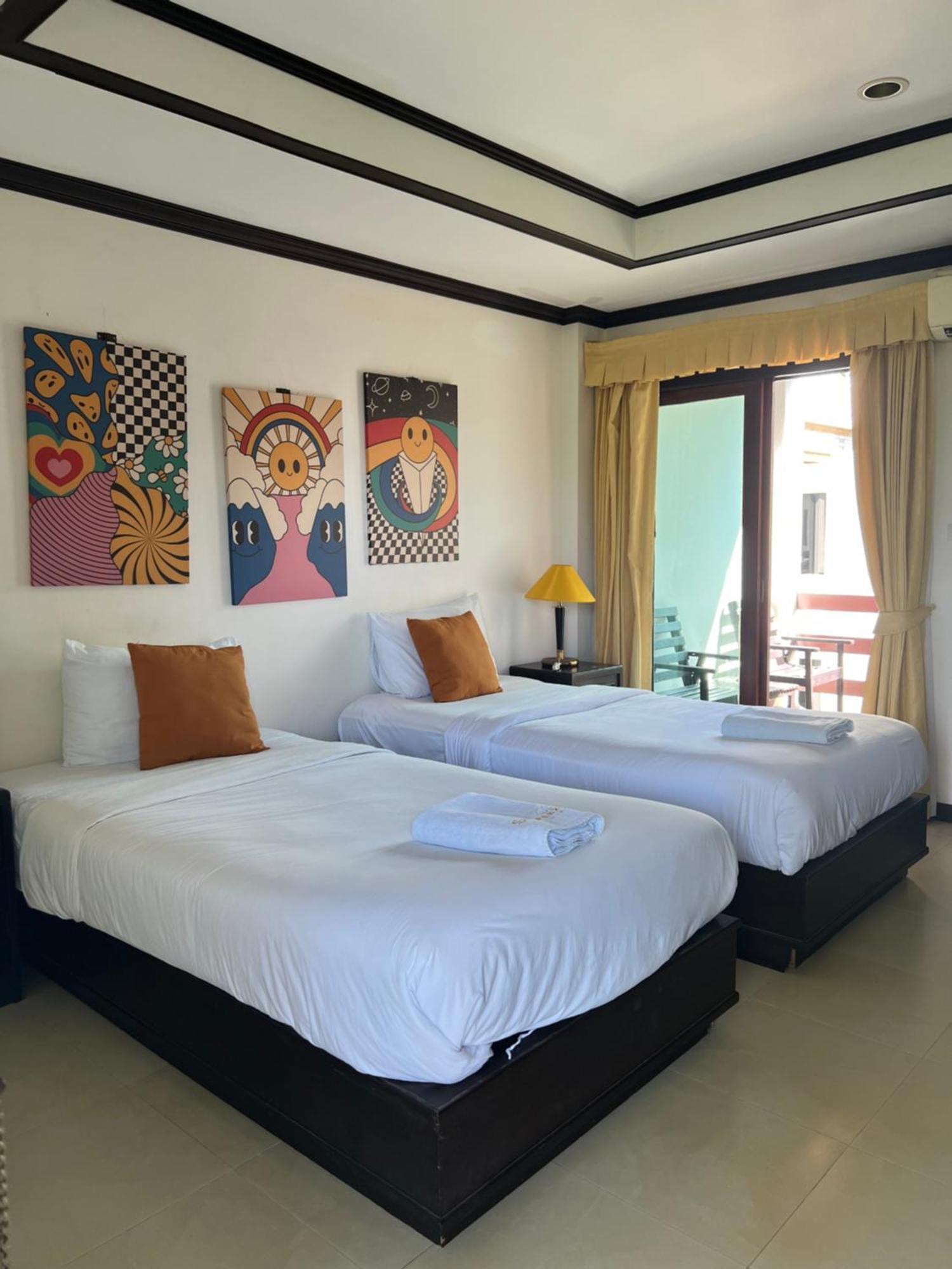 Twin Room Pool View Top Floor