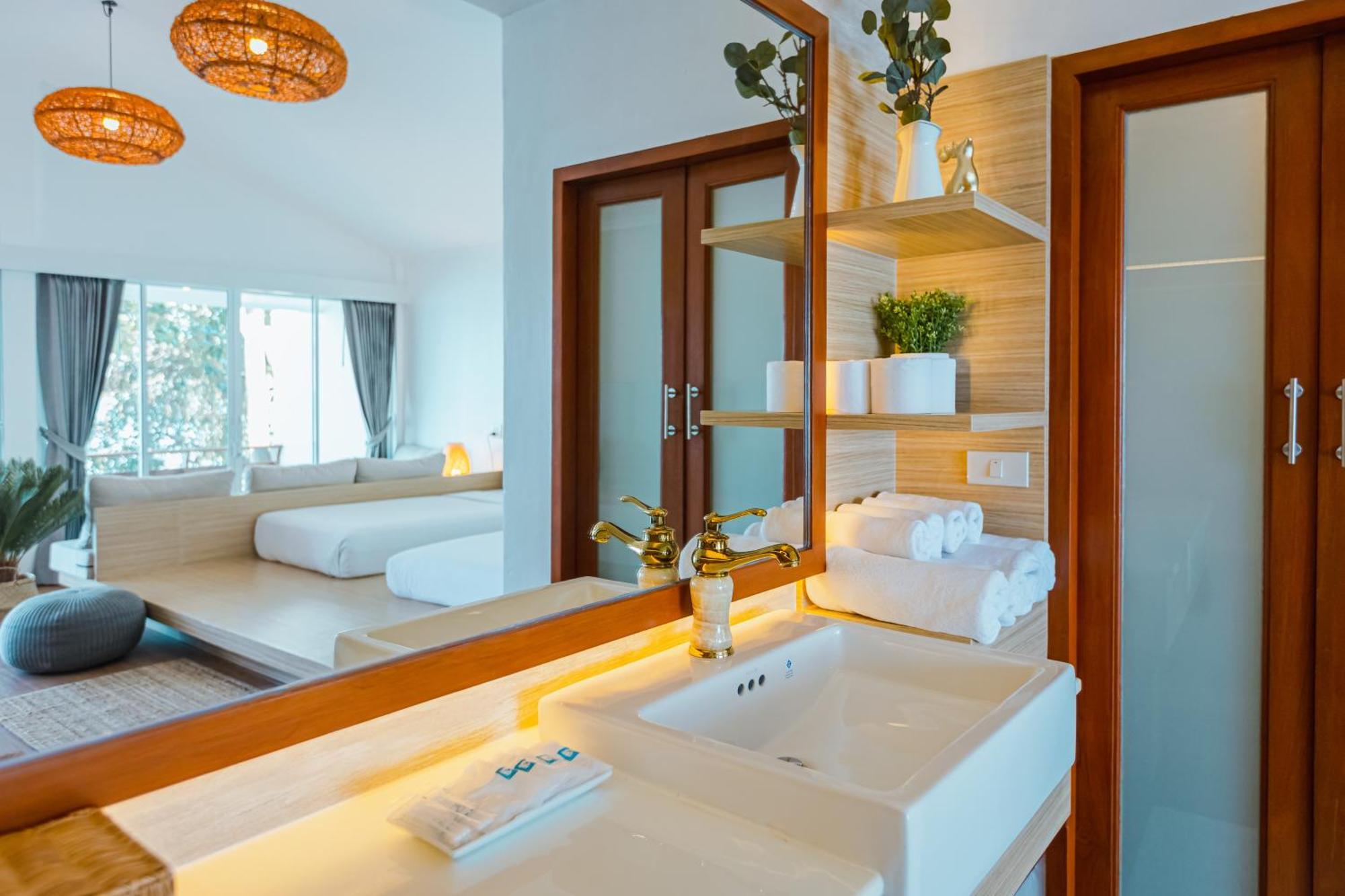 Deluxe Quadruple Room