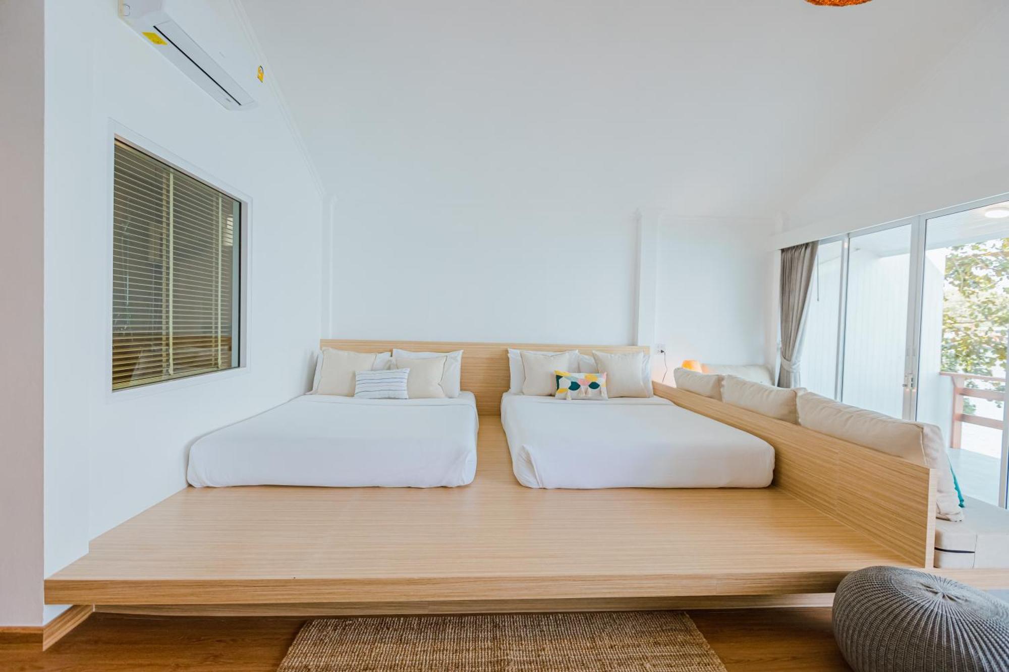 Deluxe Quadruple Room