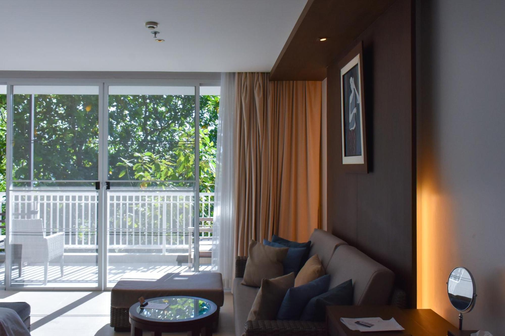 Junior Suite with Limited View - Annex Wing