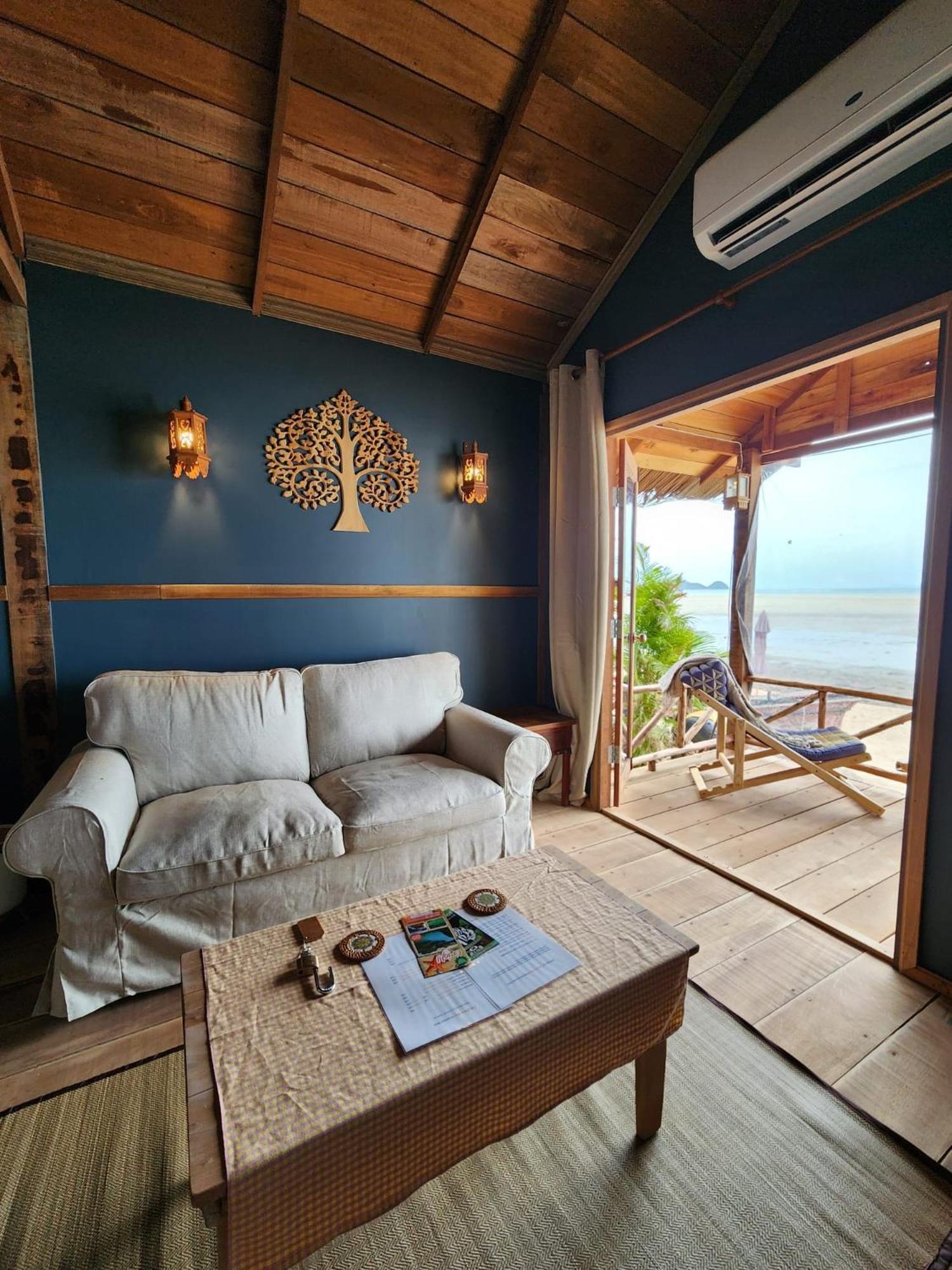 Bungalow Beach Front