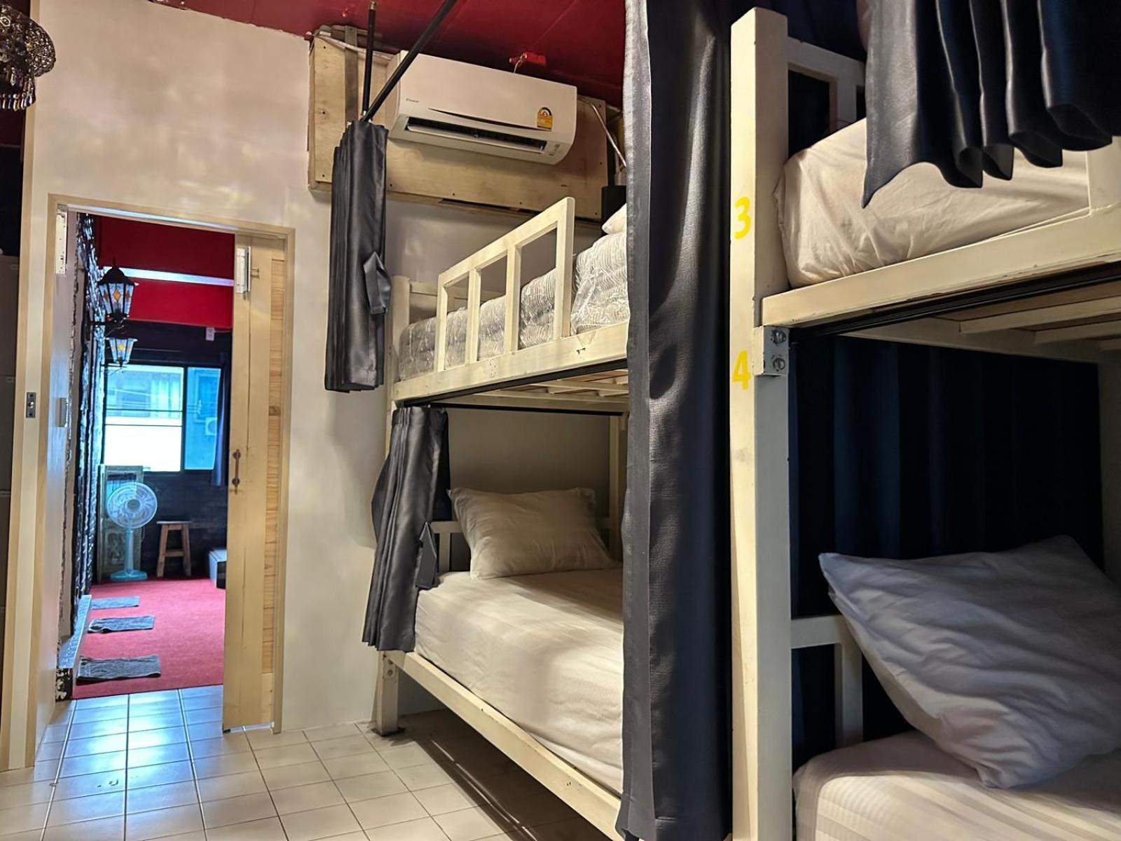Bed 8-Bed Dormitory Room