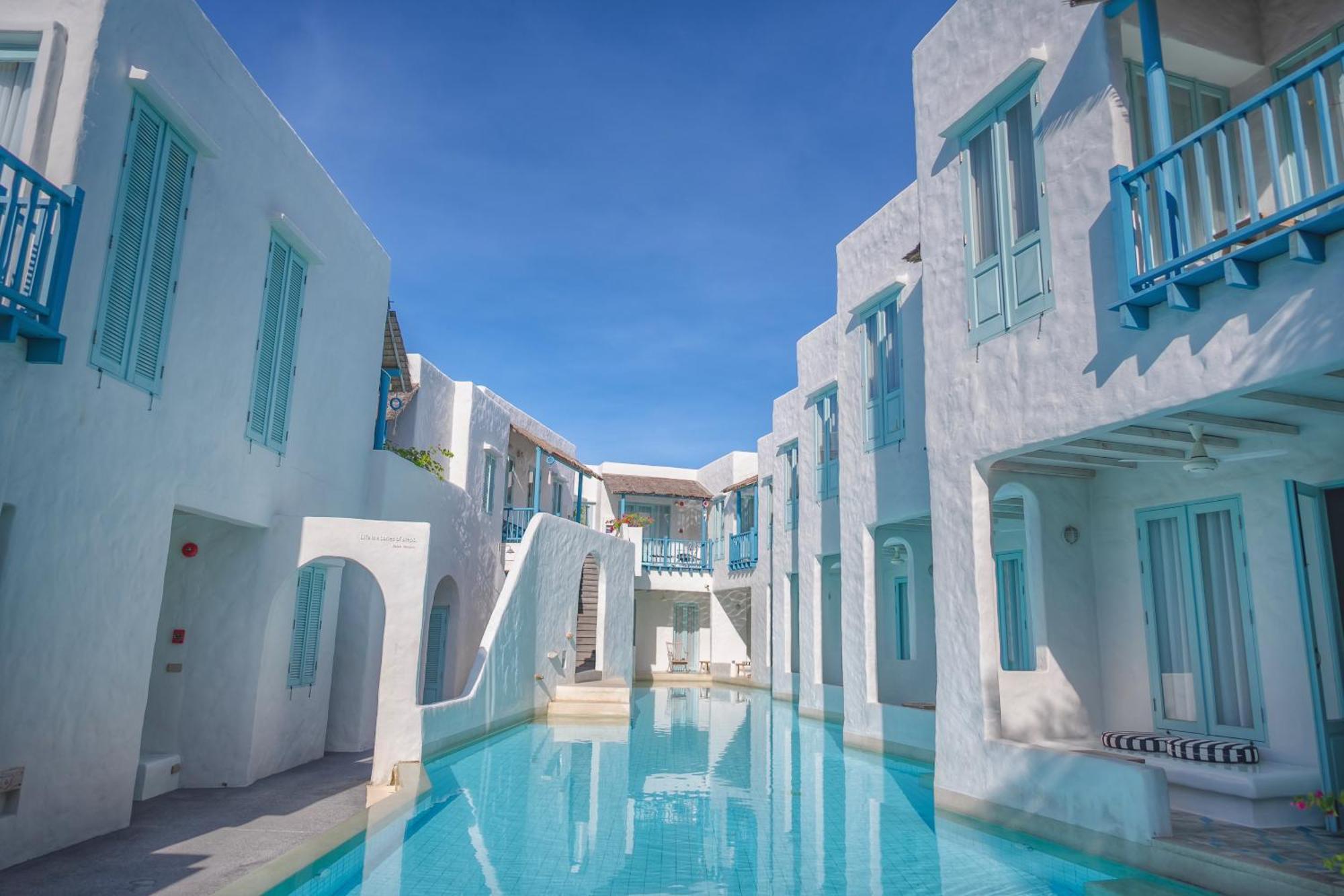 Double or Twin Room Pool Access
