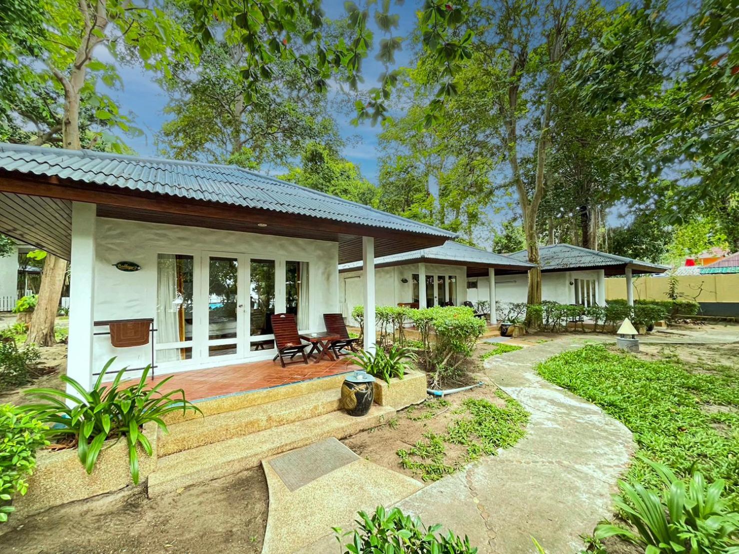 Poolside Cottage